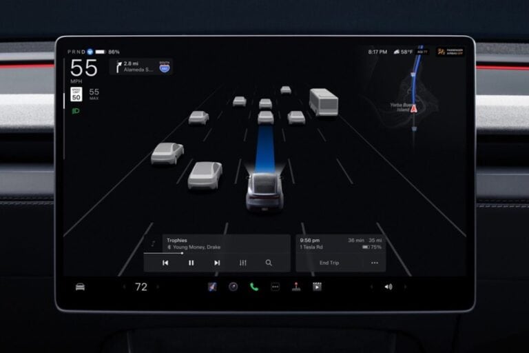 Tesla dice addio all’acquisto del Full Self-Driving: dal 14 febbraio solo abbonamento