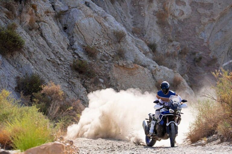 MV Agusta Enduro Veloce: la Travel Enduro “full optional” arriva con nuove livree 2026