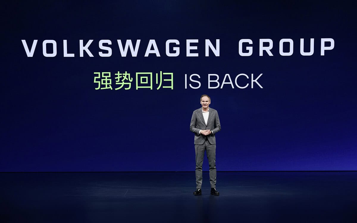 Volkswagen, Blume davanti agli operai di Wolfsburg: nove assemblee per spiegare i tagli più grandi di sempre