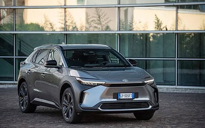 Auto elettriche: come scegliere la tecnologia più adatta alle tue esigenze