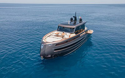 Invictus ST550 Deep Horizon: il lusso prende forma dalla materia