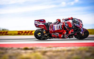 MotoGP Sprint Aragon, Marquez sorpassa Bezzecchi alla prima curva: doppietta di famiglia con Alex