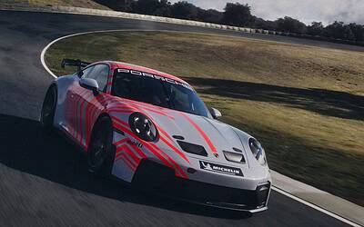 Porsche 911 Challenge: la GT3 da corsa entra in pista