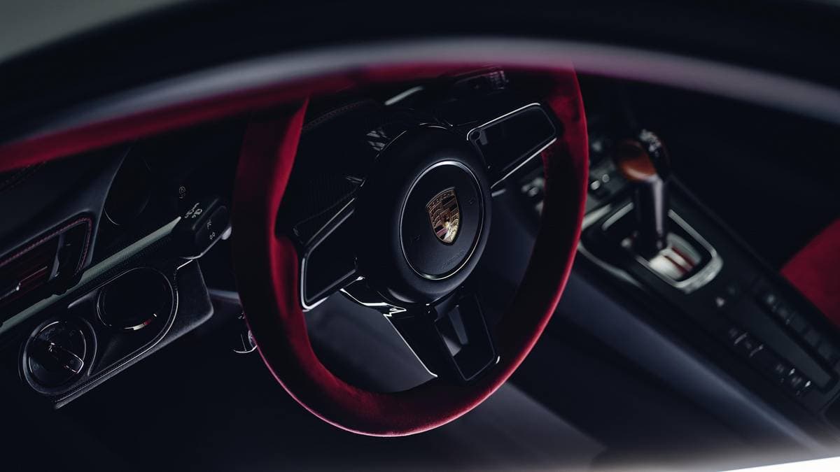 Gli interni della Porsche 911 GT2 RS Flachbau RS
