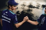 adidas Mercedes Vanda Bloom: la Formula 1 sboccia nella notte di Singapore