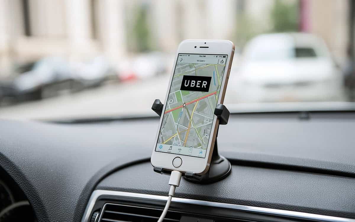 Uber trasmette in diretta ai genitori il viaggio dei figli: a riprendere è il telefono dell'autista