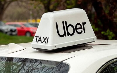 Uber multata per 825 milioni: l'algoritmo toglieva il lavoro agli autisti senza che nessuno controllasse