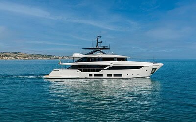 Custom Line Navetta 35 arriva a Cannes con 1.800 miglia di autonomia