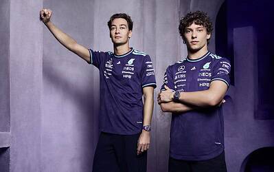 IWC: la notte di Singapore al polso con il cronografo Mercedes-AMG Petronas