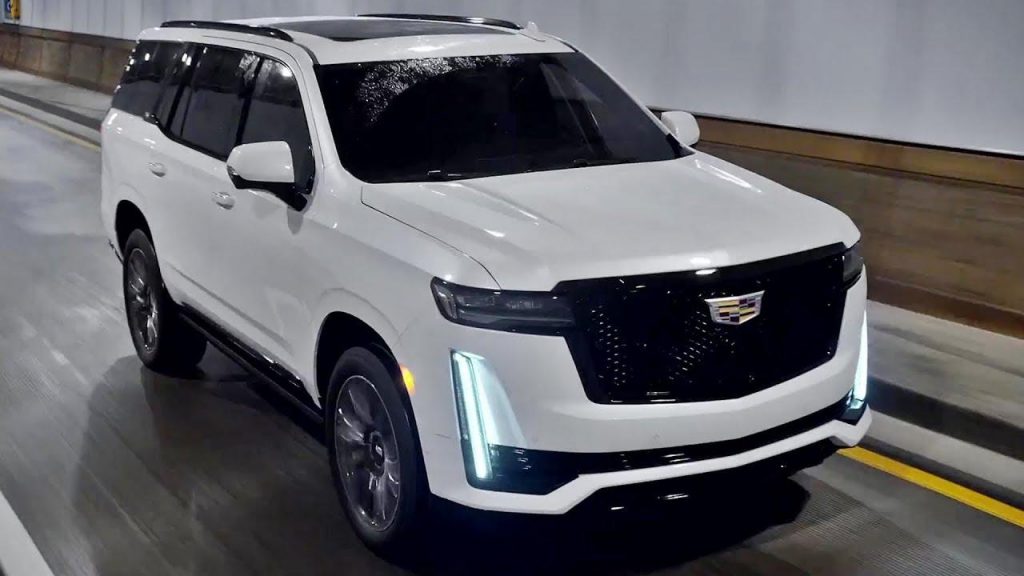 Cadillac Escalade IQ, il super SUV elettrico peserà 4 tonnellate: non è un po’ troppo?